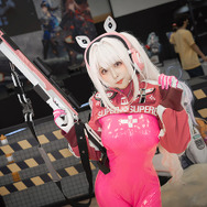 アリス『勝利の女神：NIKKE』／モデル：DyangYi（@DyangYi）、撮影：乃木章