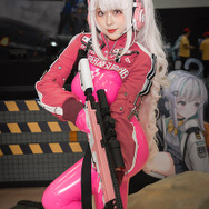 アリス『勝利の女神：NIKKE』／モデル：DyangYi（@DyangYi）、撮影：乃木章