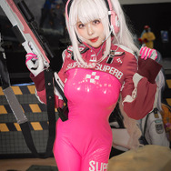 アリス『勝利の女神：NIKKE』／モデル：DyangYi（@DyangYi）、撮影：乃木章