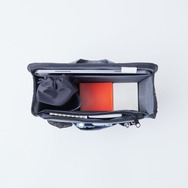 デュエルに必要なグッズをひとまとめ！TCGプレイヤーのために開発された「インナーリュック」が12月10日に発売