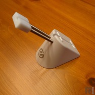 ELECOM GAMINGの中の人が駄々をこねて作られたワイヤードマウスの救世主―「まるで無線」な使い心地を作りだす『ケーブルリフト』を使ってみた