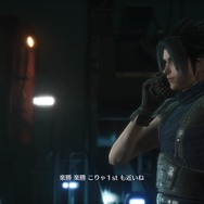 『FF7』ザックスが使う“ガラケー”に、懐かしさを感じるファンたち!そのモデルは、過去に発売された伝説の端末「クラウドブラック」