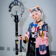 ゴールデングロー『アークナイツ』／奈々子（Twitter：@NanakoQAQ）、撮影：Jon