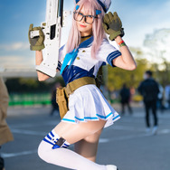 ネオン『勝利の女神:NIKKE』／零崎沙耶（Twitter：@zerozakisaya）、撮影：乃木章