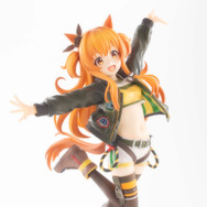 ウマ娘』マヤノトップガンが両手を目一杯広げたポーズで1/7