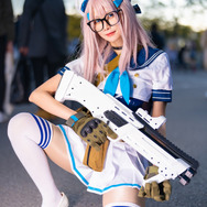 ネオン『勝利の女神:NIKKE』／零崎沙耶（Twitter：@zerozakisaya）、撮影：乃木章