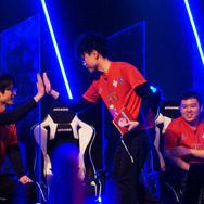 『ストリートファイターV』公式プロリーグ、グランドファイナルがついに決着！現地写真満載のダイジェスト