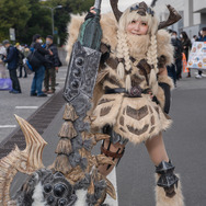 『モンスターハンター:ワールド』バフバロ装備/かずは(@kazuhacos)、撮影:tama