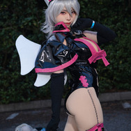 バキエル『2.5次元の誘惑』／撮影：tama