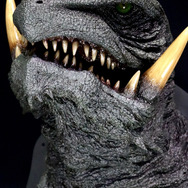 『ガメラ3』ヘッドモデルが15日まで特別価格！着ぐるみ頭部と同スケールの大ボリューム、“怖さ”すら感じられる魅力を徹底再現