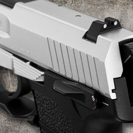 東京マルイ×バイオハザードRE:4 SG-09R レオン使用 バイオハザード RE:4』レオン愛用の「SG-09 R」をエアガンで徹底