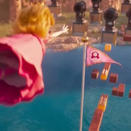 映画『スーパーマリオ』最新映像で「ピーチ姫」のアクションが紹介！難関コースをノンストップで駆け抜けるお姫様