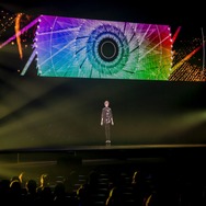 自身の5年間をマルチバースな世界へと描きなおした「叶 1st Concert『午前0時の向こう側』」ライブレポート