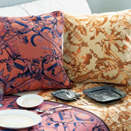 冒険の記憶が詰まった『キングダム ハーツ』インテリアグッズが受注開始！クッションカバー＆ラグや、ゴージャスな食器が展開