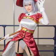 天乃リリサ自作衣装『２．５次元の誘惑』／ありさ（@muffet1010）、撮影：tama