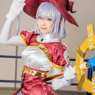 天乃リリサ自作衣装『２．５次元の誘惑』／ありさ（@muffet1010）、撮影：tama