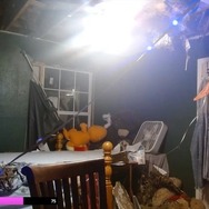 TwitchでFPSを配信中、突然天井が崩落―さっきまで寝ていたベッドが見るも無惨な姿に