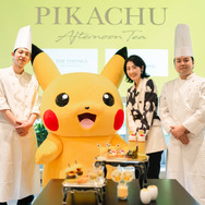 足澤 幸弥「ストリングスホテル 名古屋」パティシエ（左）、高橋祐二「ザ ストリングス 表参道 製菓」料理長（右）