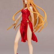 スリットから伸びる美脚が美しい！「SAO」からチャイナドレス姿