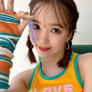 藤田ニコルさんと、伝説のキッズゲーム『オシャレ魔女 ラブandベリー』がコラボ！プレイに欠かせなかったカード(レプリカ)の限定非売品が同梱