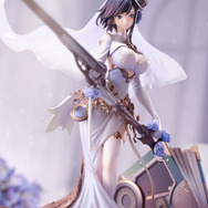 限定版ではキュートな「ウィンク顔」も披露！特大ボリュームの『アズレン』「アーク・ロイヤル」フィギュア登場