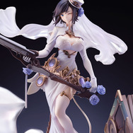 限定版ではキュートな「ウィンク顔」も披露！特大ボリュームの『アズレン』「アーク・ロイヤル」フィギュア登場