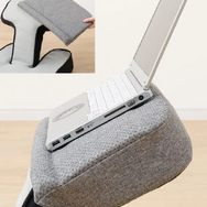 「ニトリ」がゲーミング座椅子を店舗販売開始―テーブル搭載でくつろげるチェアがパワーアップして復活