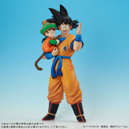 ドラゴンボールＺ　巨大メンコ　孫悟空＆孫悟飯＆シェンロン 直径２３ｃｍ ドラゴンボールZ 孫悟空 & 孫悟飯 フィギュア - メルカリ