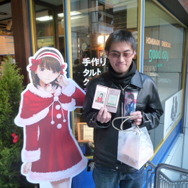 『ラブプラス』クリスマスケーキを買うためにファンが駆けつける