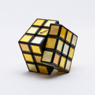 お値段30万の「工芸ルービックキューブ」が煌びやか！合金配合率により、輝きが異なる6種の金箔を使用ープレバン限定で販売