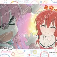 「ぼっちちゃん」の“あの部屋”が、リアルに再現できる！アニメ「ぼっち・ざ・ろっく！」の場面写ブロマイド第1弾がファミマにて取扱い開始