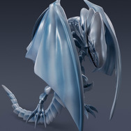 『遊戯王』より「青眼の白龍」が遂に召喚！海馬瀬人の“魂のカード”がアクションフィギュア化ー守備表示や“滅びの爆裂疾風弾”も再現