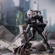 『NieR:Automata Ver1.1a』より、新グッズが続々登場!青い瞳&太ももが映える「2B」フィギュアやポーチなど全16種