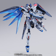 ガンダムSEED』フリーダムガンダムが装い新たに「METAL BUILD」で商品 