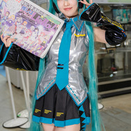 【コミケ102】『ブルアカ』『ドルフロ』…人数制限解除の夏コミでパワーアップした企業起用コスプレイヤーを大特集！【写真45枚】