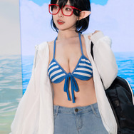 奥空アヤネ（水着）『ブルーアーカイブ』／粛雨（X：@Suyvvv_）