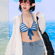 奥空アヤネ（水着）『ブルーアーカイブ』／粛雨（X：@Suyvvv_）