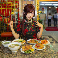 美女と巡る「台湾グルメゲームの本場」！小籠包や牛肉麺など定番だけじゃないガチで美味い逸品を味わい尽くす