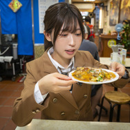 美女と巡る「台湾グルメゲームの本場」！小籠包や牛肉麺など定番だけじゃないガチで美味い逸品を味わい尽くす