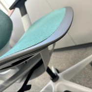 よいゲーム生活はよい椅子から！Steelcase「Karman」はゲーム環境の快適さをグンと上げるPCチェア【試用レポ】