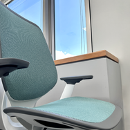 よいゲーム生活はよい椅子から！Steelcase「Karman」はゲーム環境の快適さをグンと上げるPCチェア【試用レポ】