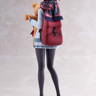 大きなくまのぬいぐるみを持った「樋口円香」が可愛すぎる！『シャニマス』サポートSRのイラストそのまま、魅力的に立体化