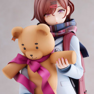 大きなくまのぬいぐるみを持った「樋口円香」が可愛すぎる！『シャニマス』サポートSRのイラストそのまま、魅力的に立体化