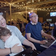 『ストリートファイター6』大会で膝に赤ちゃんを乗せてプレイする猛者現る―実は強豪プレイヤーでしっかり優勝