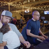 『ストリートファイター6』大会で膝に赤ちゃんを乗せてプレイする猛者現る―実は強豪プレイヤーでしっかり優勝