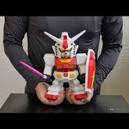 SD「RX-78-2 ガンダム」と「 RX-75 ガンタンク」がジャンボソフビに！懐かしのゲーム『V作戦始動』を彷彿とさせる“2Pカラー”がニクい
