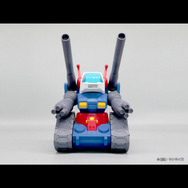 SD「RX-78-2 ガンダム」と「 RX-75 ガンタンク」がジャンボソフビに！懐かしのゲーム『V作戦始動』を彷彿とさせる“2Pカラー”がニクい