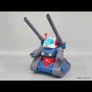 SD「RX-78-2 ガンダム」と「 RX-75 ガンタンク」がジャンボソフビに！懐かしのゲーム『V作戦始動』を彷彿とさせる“2Pカラー”がニクい