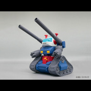 SD「RX-78-2 ガンダム」と「 RX-75 ガンタンク」がジャンボソフビに！懐かしのゲーム『V作戦始動』を彷彿とさせる“2Pカラー”がニクい