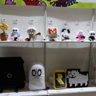 今年の物販コーナーはデカすぎる!『Starfield』グッズから「RRR」Tシャツまで登場のカオスな世界【TGS2023】